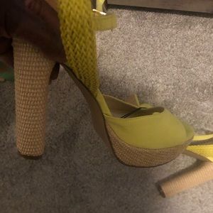Gorgeous yellow Jessica Simpson size 11 heels